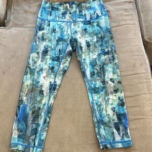 Lululemon Sz 8 multi color legging